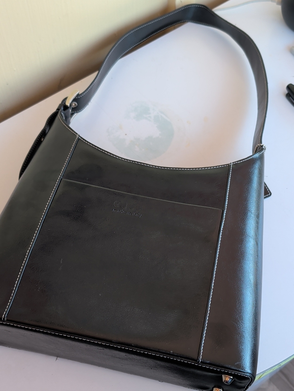 Leather Shoulder Bag in Black
